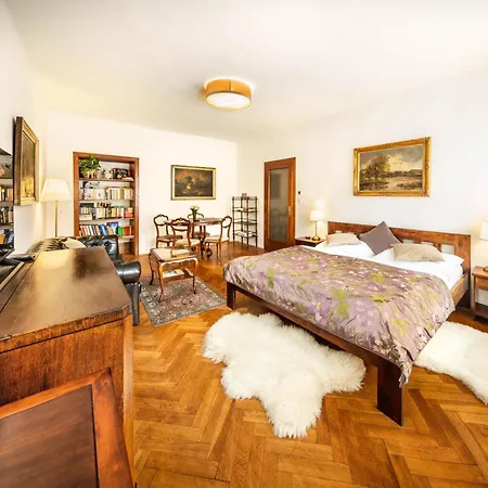 Apartments Dlouha 93 Cesky Krumlov Exterior photo